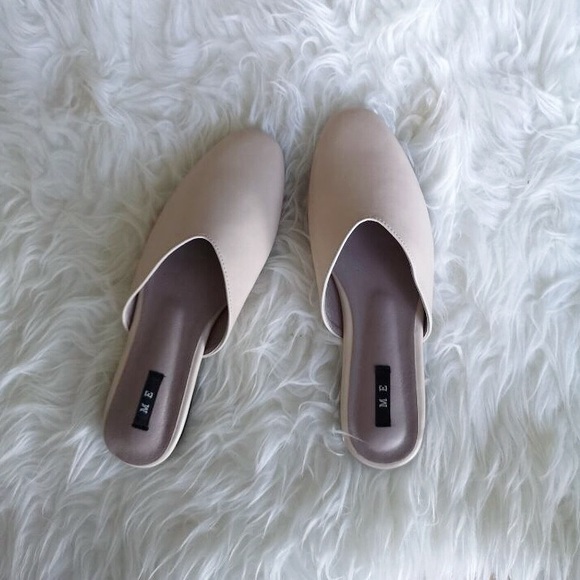 MOVING SALE LAST ONE Ice cream colors slippers - Picture 7 of 8